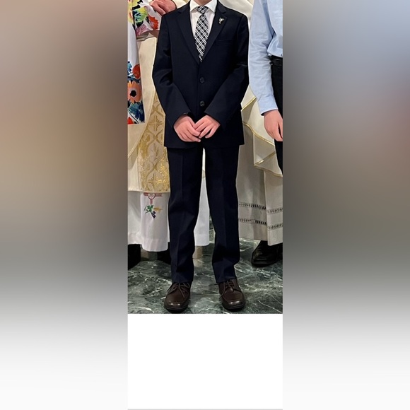 4 pc boys navy suit size 8 Jos A Bank - Picture 16 of 16